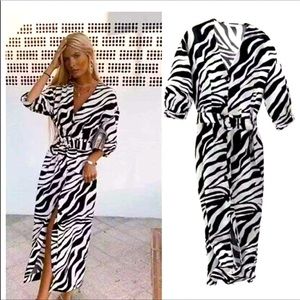 New With Tags Zara Printed Midi Dress. Size Large